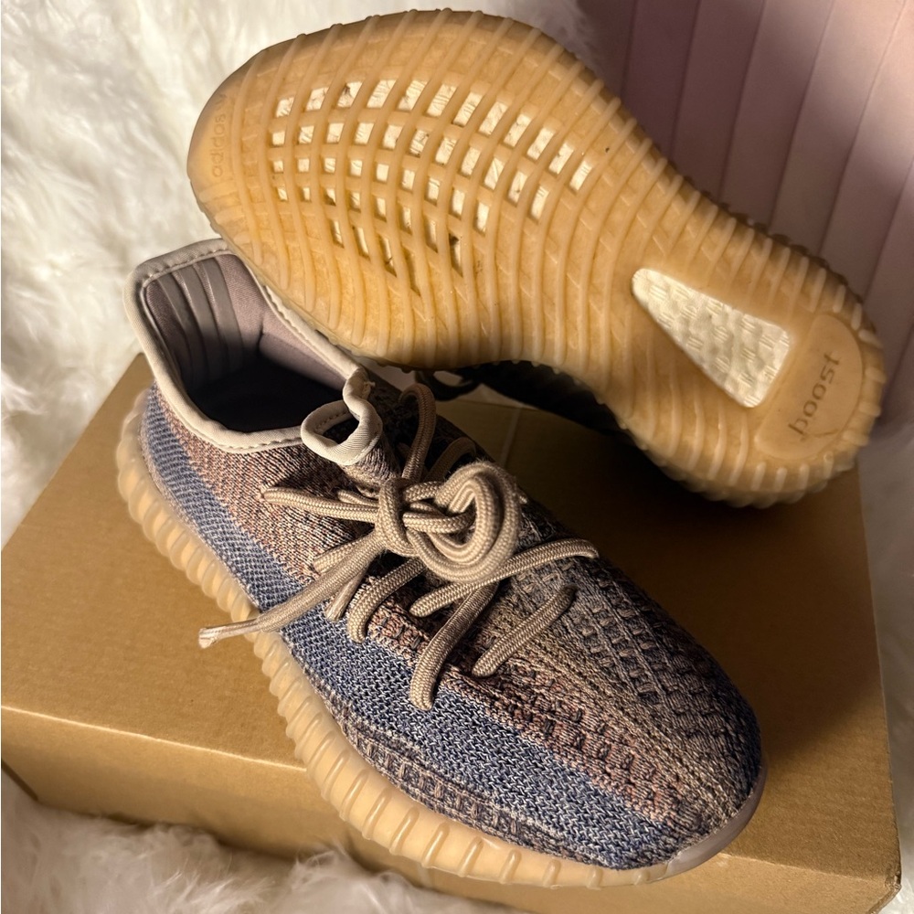 Adidas Yeezy Boost 350 Multi-Color Sneakers! 🤎💙🩶